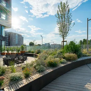 Residence, Marina Tower - Danube Apartahotel