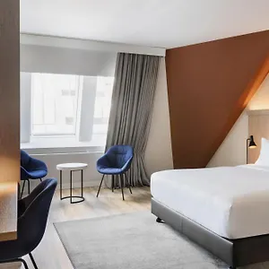 Aparthotel By Marriott East