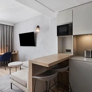 Aparthotel By Marriott East