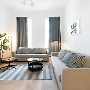 Urban Living - 18th District Appart hôtel